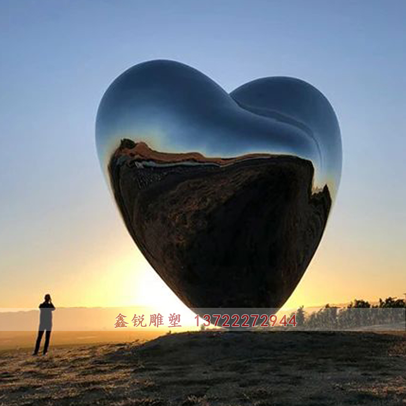 廠家制作不銹鋼鏡面愛心雕塑
